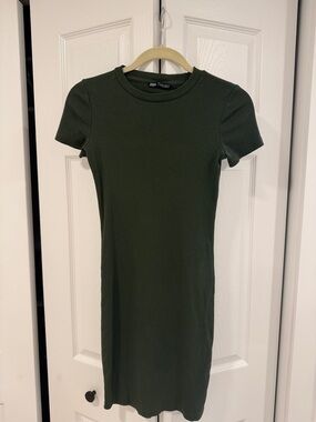 Zara Forest Green Ribbed Short-Sleeve Knit Dress